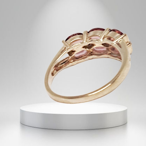 9K Yellow Gold Ring with Double Row Amethysts and 4 Diamonds - Picture 6 of 8